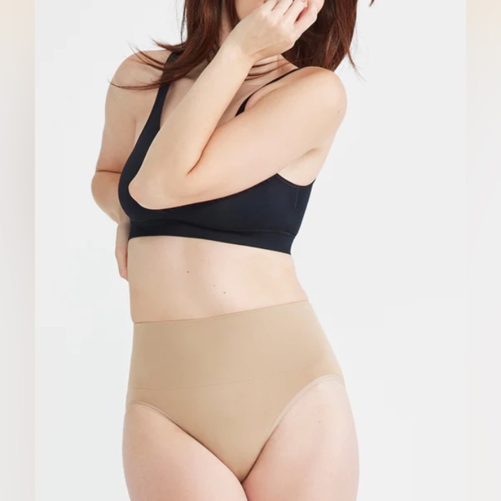 Yummie Seamless Shaping Brief, Almond Color, Size S/M
